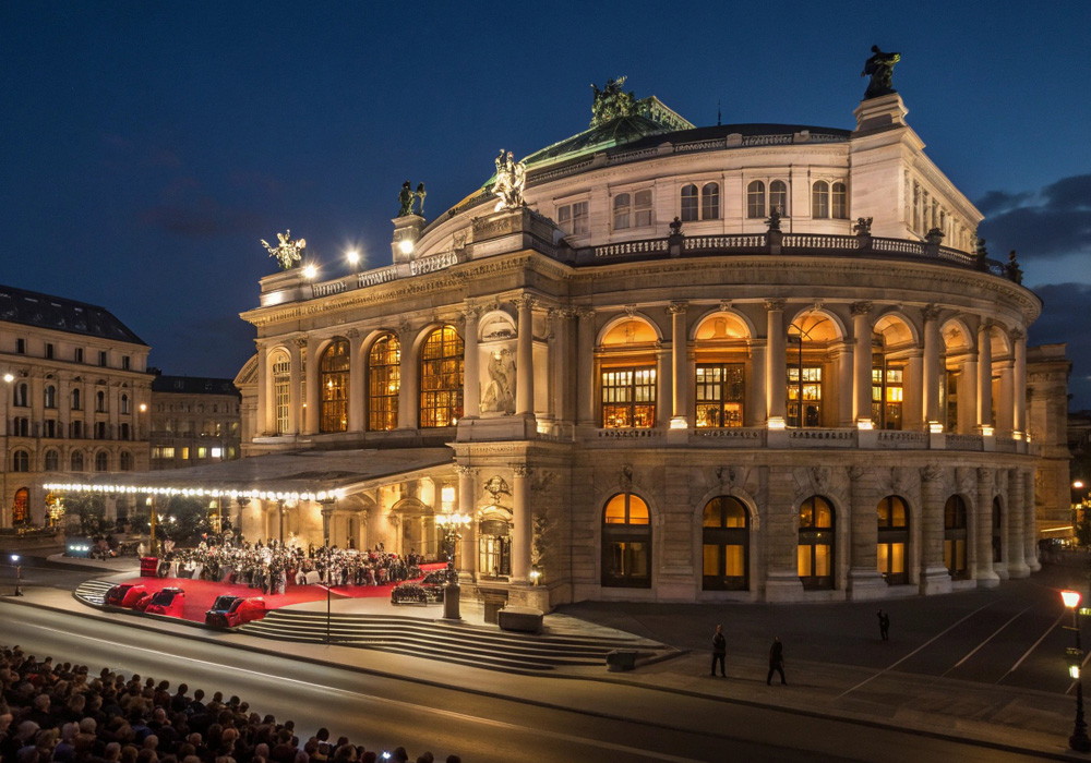 라인하르트 광장 오페라하우스
