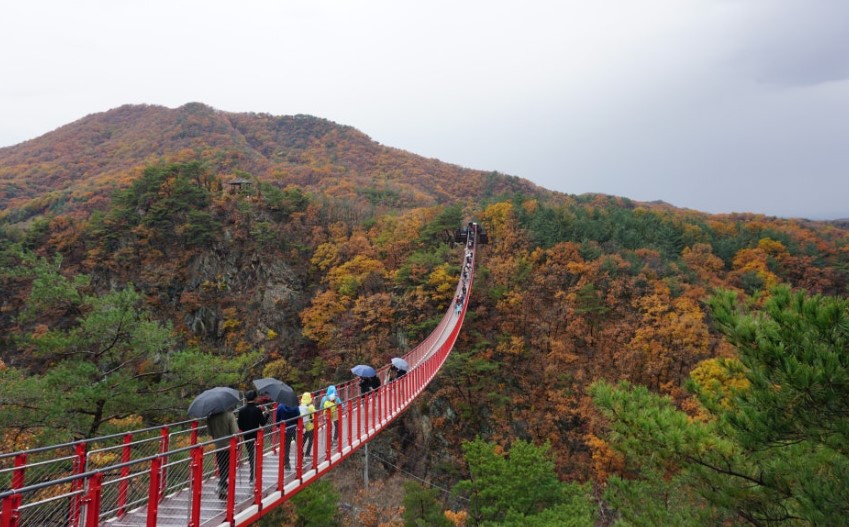 수도권 한적한 나들이 명소, 파주 감악산 출렁다리