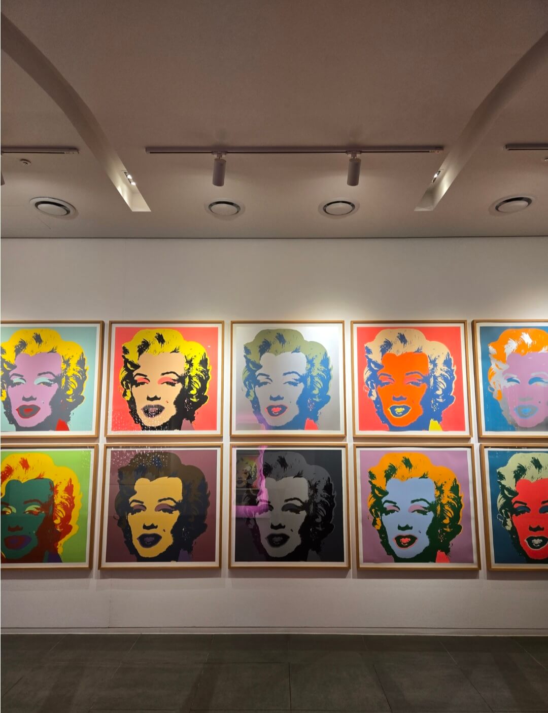 남춘천cc에 걸린 엔디워홀의 작품