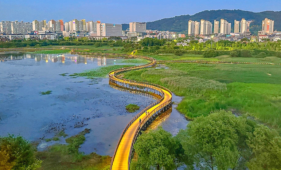 기지제 수변공원
📍 위치 : 전북 전주시 덕진구 장동 1094