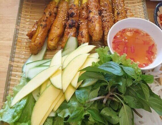 넴루이, 망고, 향채, 소스, 바구니접시