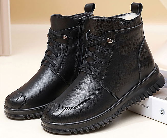 겨울 여행 시 필수 아이템 털 부츠