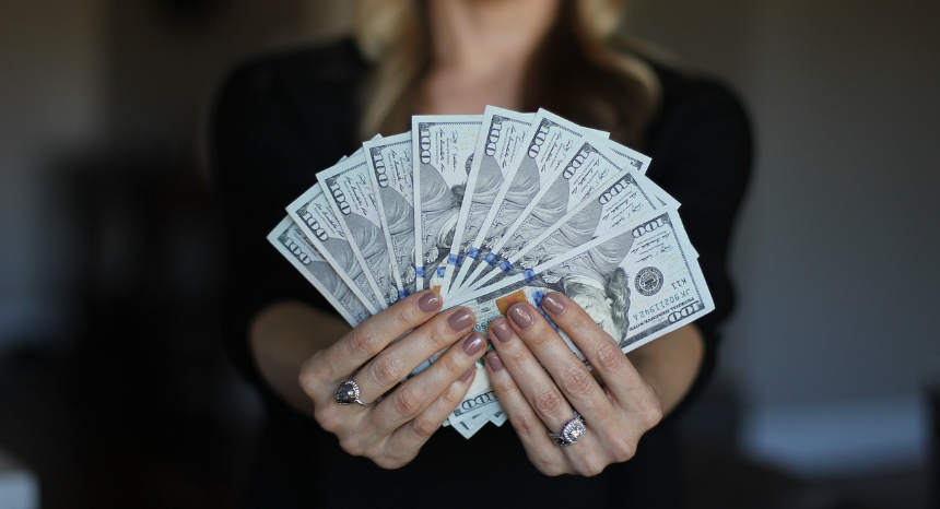 돈을 &lsquo;투자하는 것&rsquo;과 &lsquo;묶어 두는 것&rsquo;의 차이도 알아야 한다.