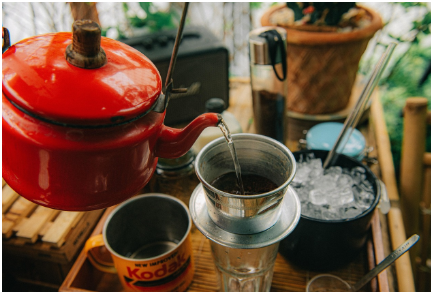 기다림조차 여유로웠던 카페의 시간