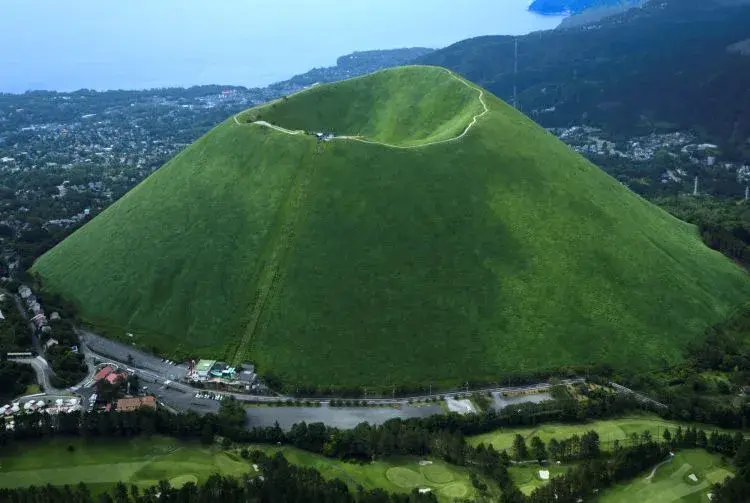 오무로 산 (Mount Omuro)