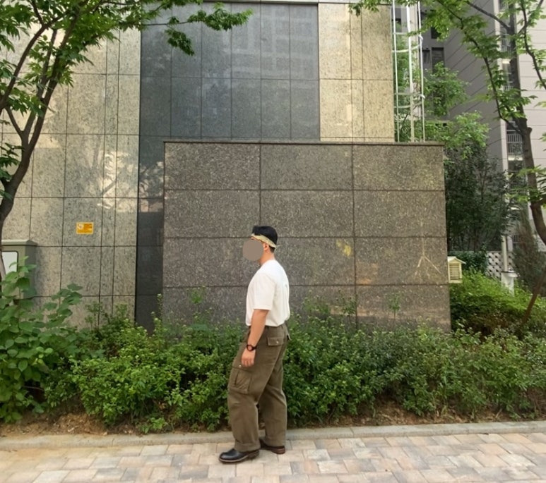 데일리룩(2024. 8. 4.) 하바행크 클래식 페이슬리 반다나, 무신사스탠다드 쿨탠다드 반팔 티셔츠, 프리즘웍스 와이드 카고 팬츠, 헬로헬 스퀘어 남자 엔지니어부츠 웨스턴부츠