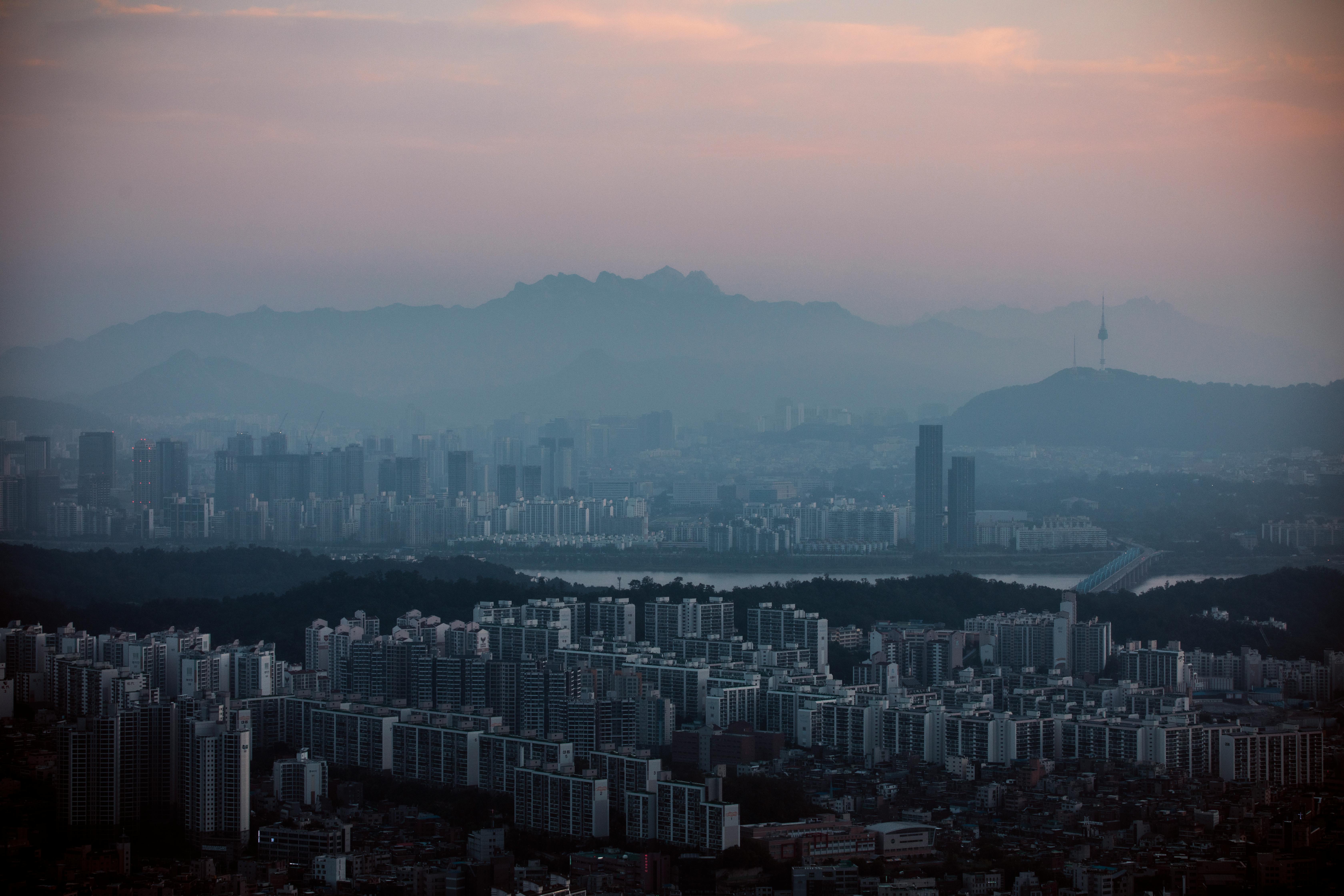 반갑지 않은 계절 봄- 미세먼지와 황사로 호흡기 건강비상