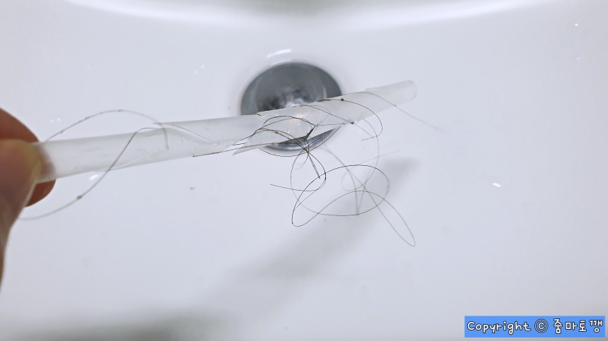 딸려온-머리카락