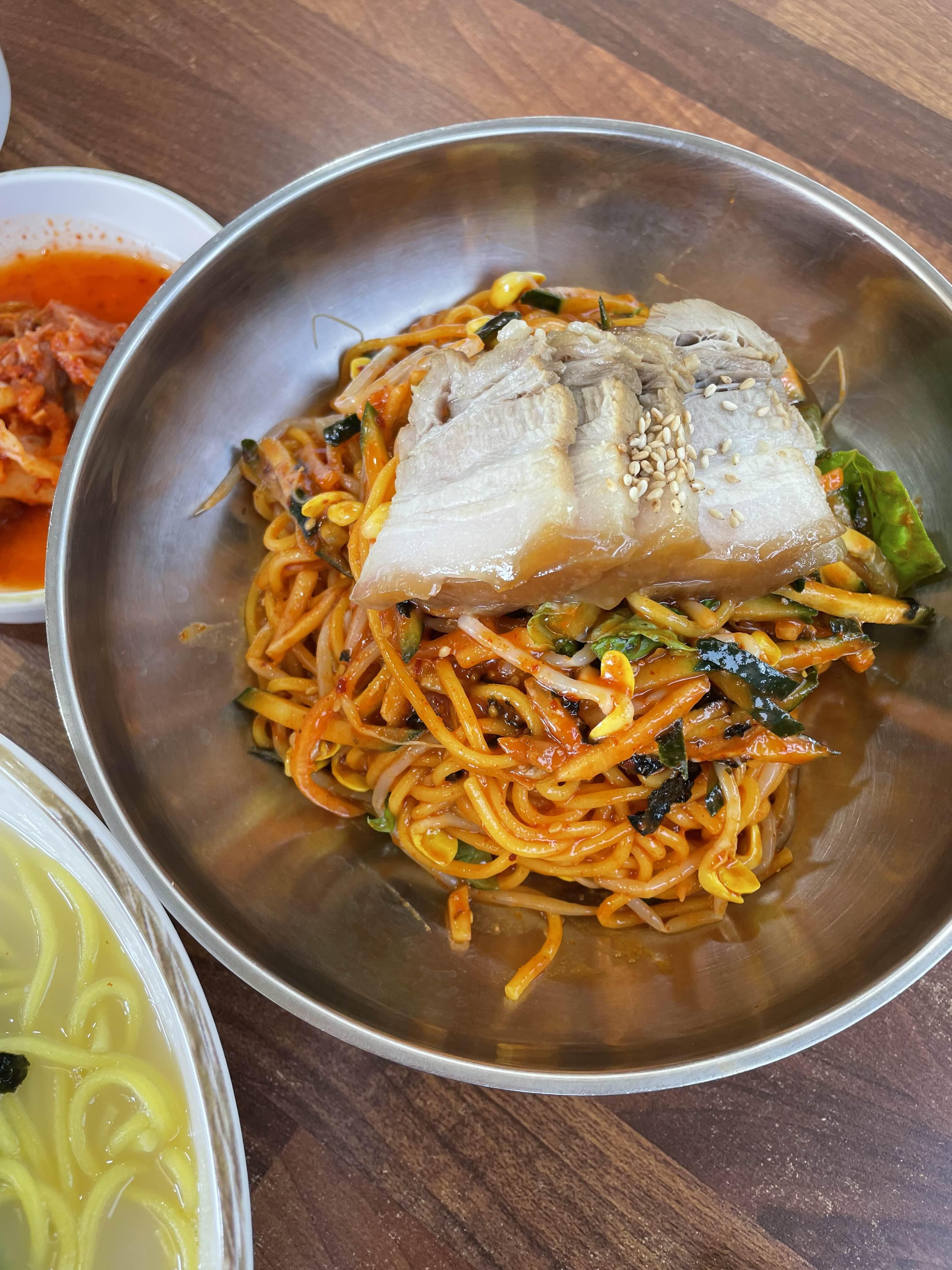 비빔국수 사진