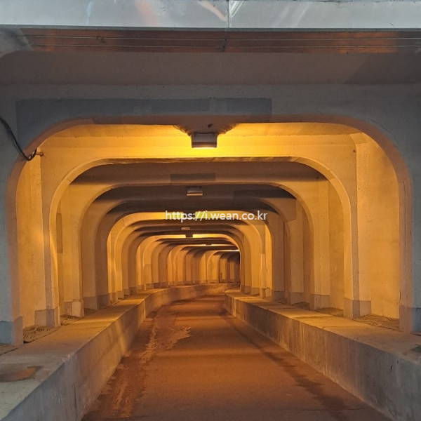 터널 내부 모습입니다.