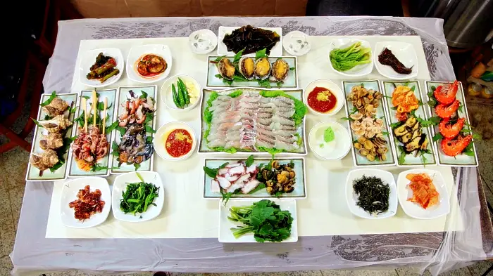 소문의맛집 현지인 추천 싱싱한 회부터 보말 따개비까지 회정식 해산물 정식 백년손님 밥상 여수 안도 맛있는 곳 맛집 추천
