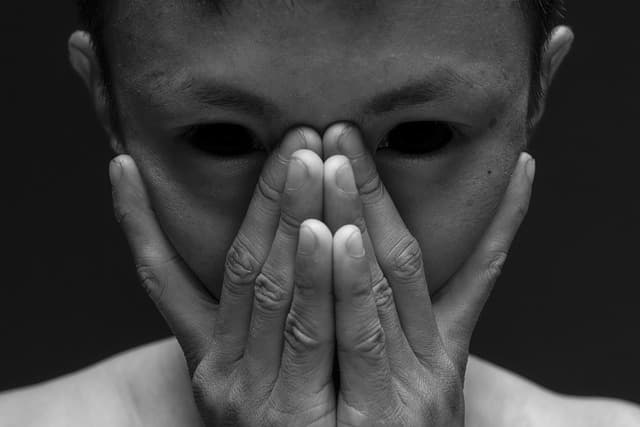 엘리베이터 괴담의 기원은 어디일까? – 세계적인 공포 이야기 분석