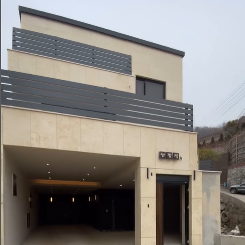 경기도 광주시에 있는 단독주택, 숲세권으로 가족들이 조용히 즐거운 시간를 여유롭게 지넬수 있는 집.