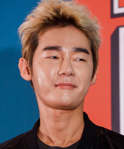 허지웅