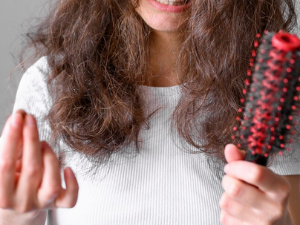 머리카락이 빠지는 꿈 해몽