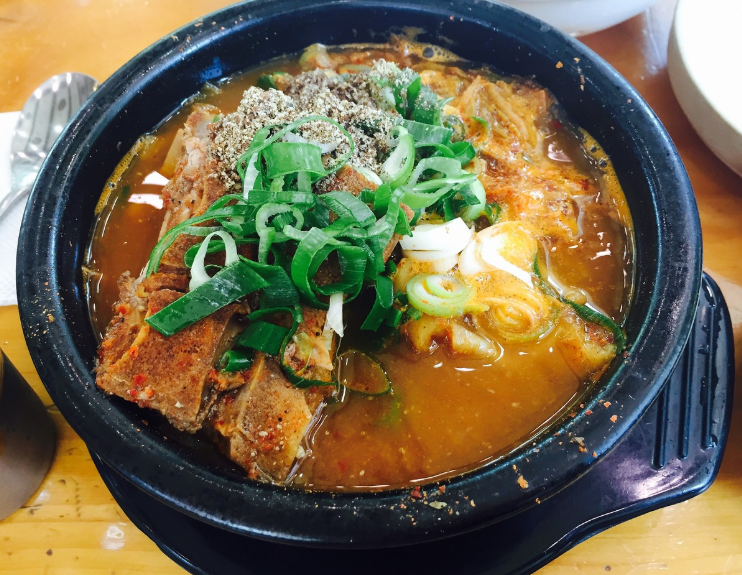 을지로 골목 숨은 해장국집