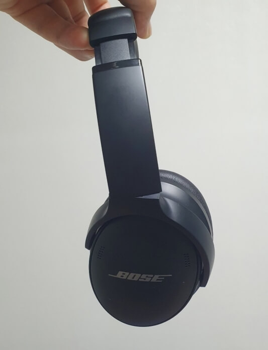 보스 qc45 헤드폰 옆면 사진