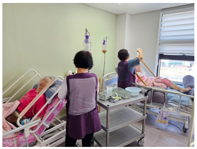 요양보호사 유학생제도(양성대학, 비자혜택, 일자리)