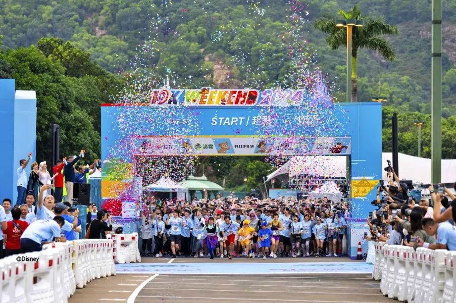 홍콩-디즈니랜드-디즈니런-출발하는-모습