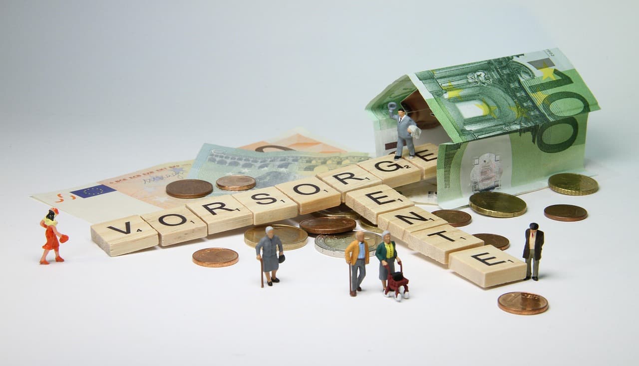 명일방주 VS 엔드필드 차이 완벽 정리