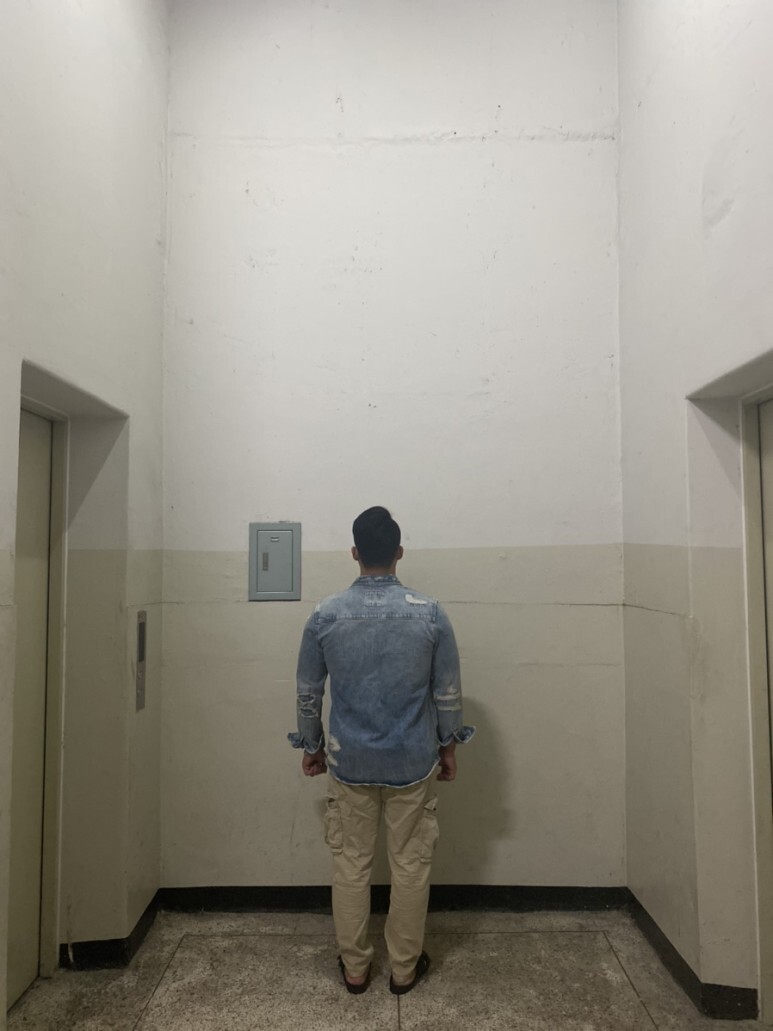 데일리 룩(오뭘입)_저녁_자라 청자켓, 지오다노 카키 반팔티, 자라 카고바지, 버켄스탁 샌들, 남자꿀조합스타일링, OOTD