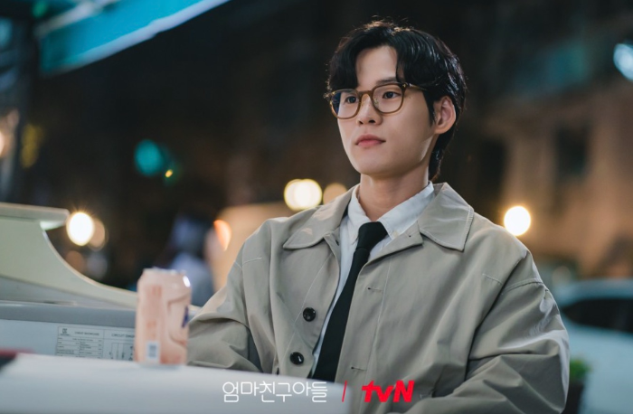 엄마친구아들 강단오 역을 맡은 윤지온 배우의 모습