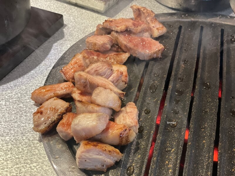 꿉당 고기 메뉴 - 알맞게 구워진 가브리살 & 항정살