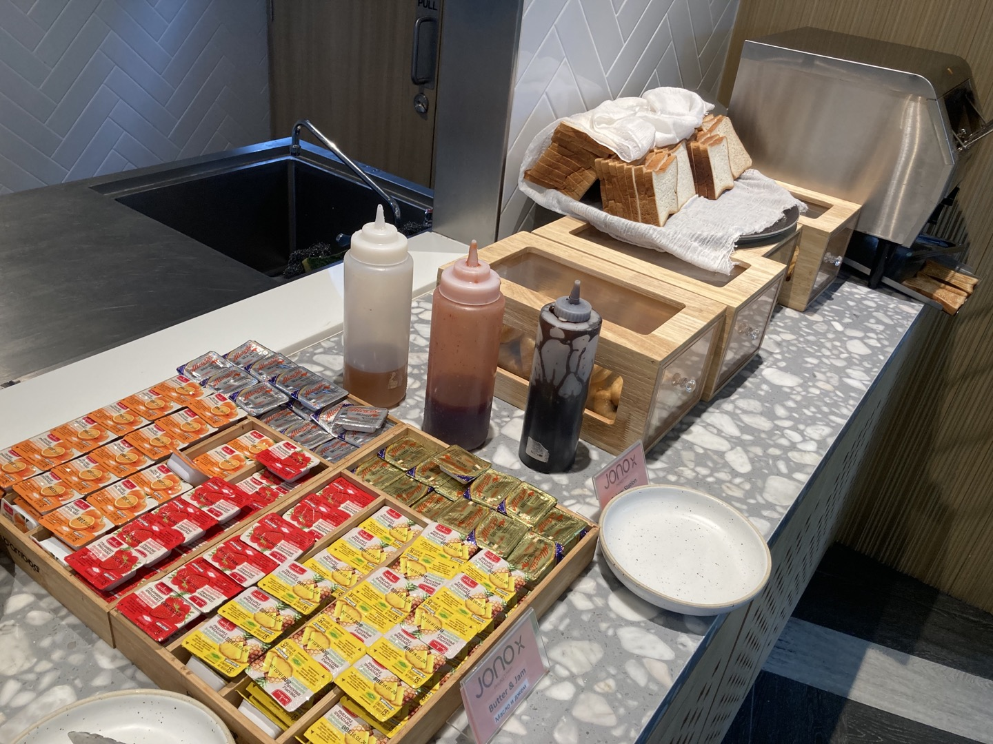 푸켓-까론비치-숙소-jonox-추천