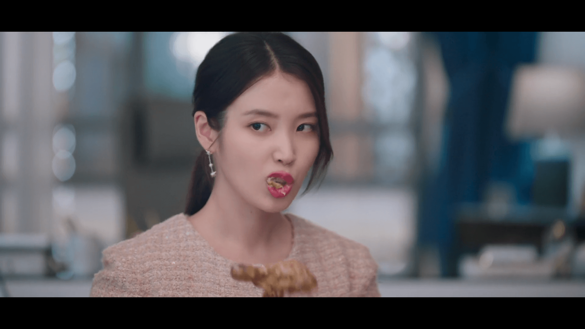 아이유 고추마요 치킨 먹방, 21세기 대군부인 성희주 스타일