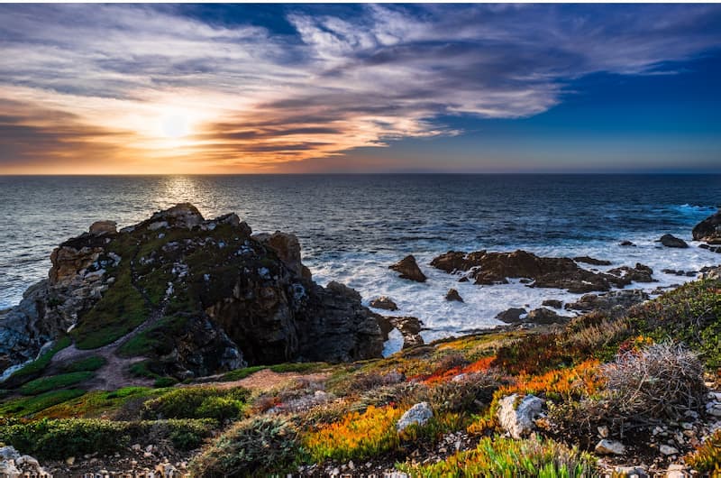 새벽 바다에서 배운 투자의 리듬-큰 파도 다음에는 작은 파도가, 때로는 연속으로 큰 파도가 밀려왔습니다. 하지만 전체적인 흐름은 끊이지 않았습니다.