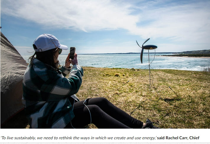 배낭에에 쏙 들어가는 휴대용 풍력 발전기 VIDEO:SHINE CAN CHARGE HANDHELD ELECTRONICS WHILE BEING OFF-GRID