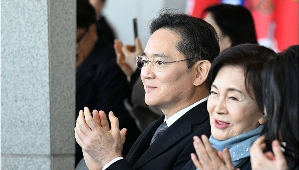 홍라희, 이재용 삼성전자 지분 2.6조 증여&hellip;지분율 1.75%로 확대 전망 참고 이미지 2
