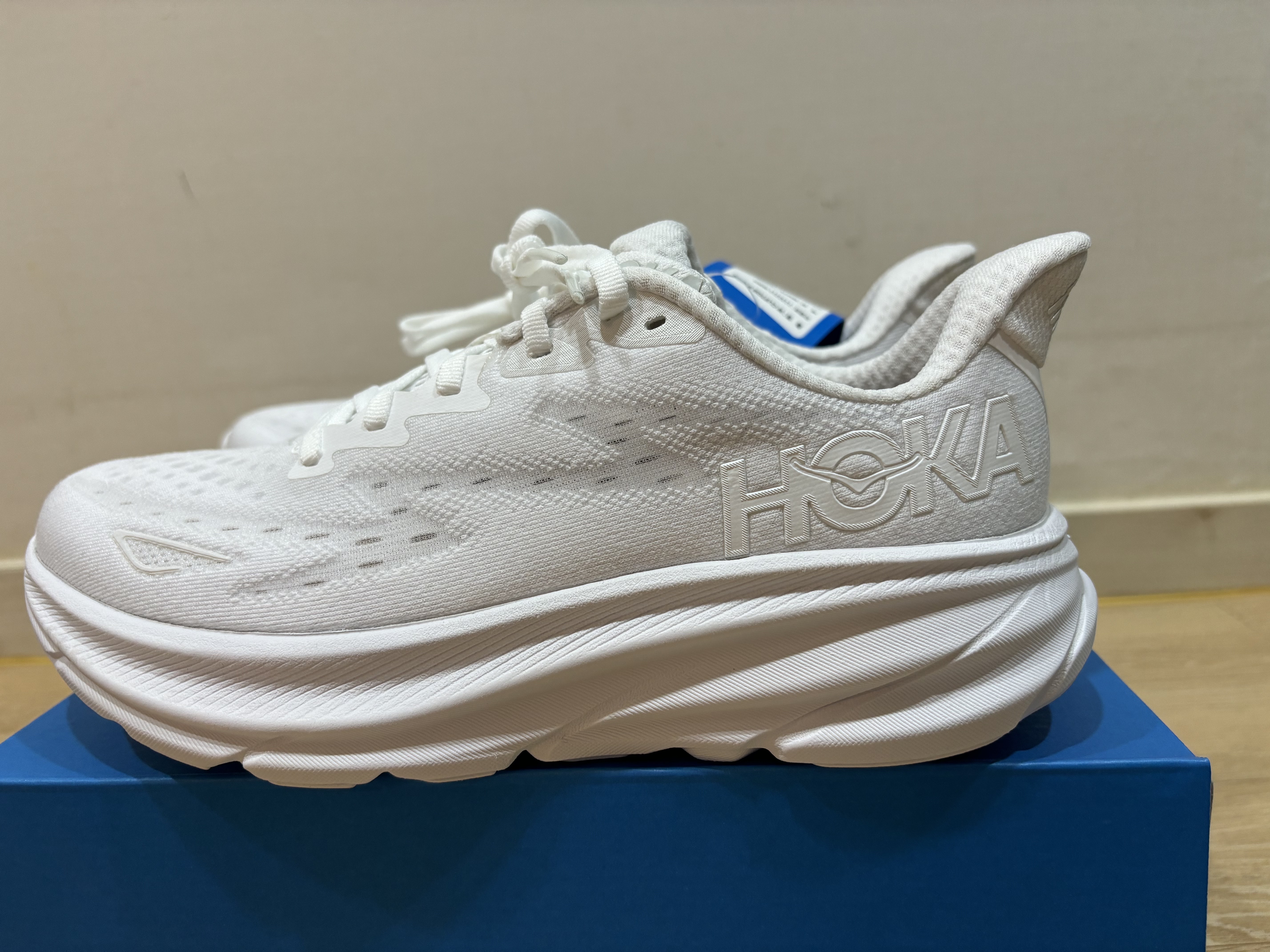 호카 클리프톤 9 와이드