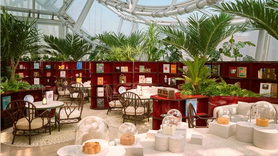 르 카페 루이비통 테이블