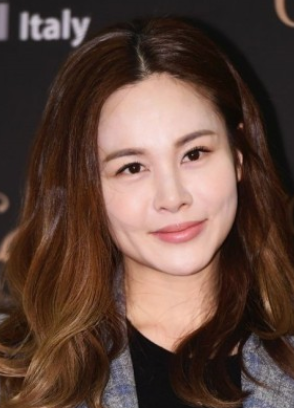 가수 휘성과 아이비 연애사 재조명