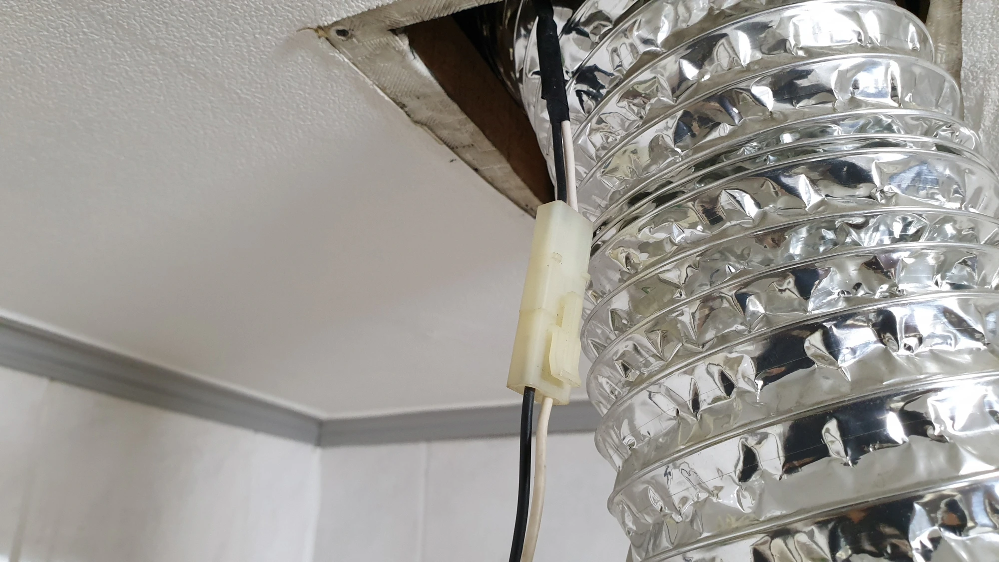 전원 잭 연결 모습