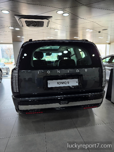 아이오닉9-녹턴그레이메탈릭-실물색상