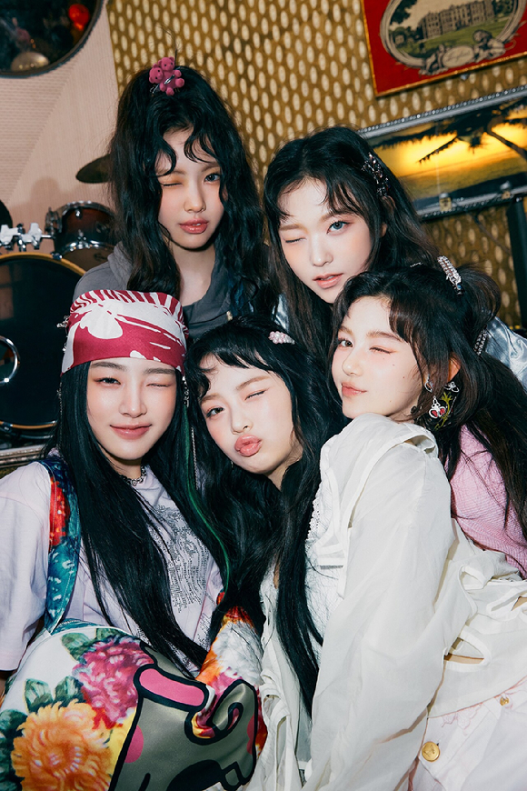 뉴진스 단체 콘셉트 포토 [사진=어도어]