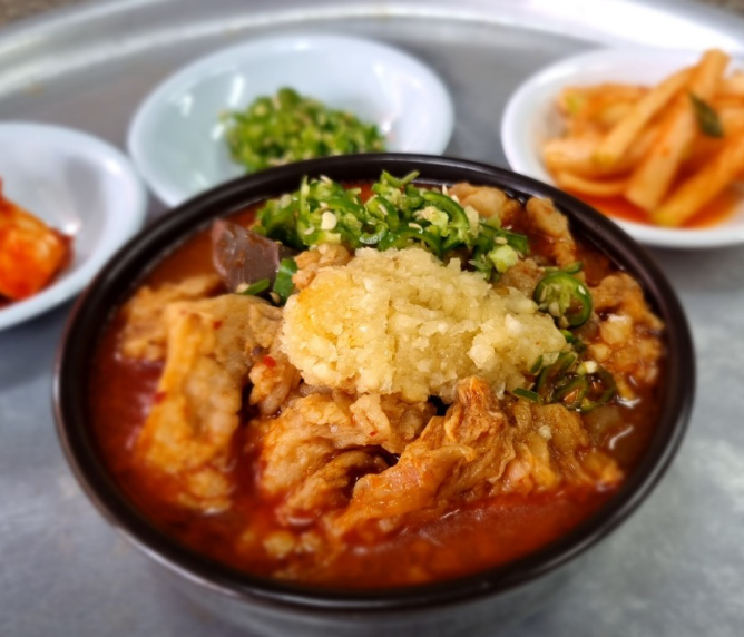 생생정보 남이 할매의 봄나물 밥상 소구레국밥 대구 달성군 십이리할매소구레국밥