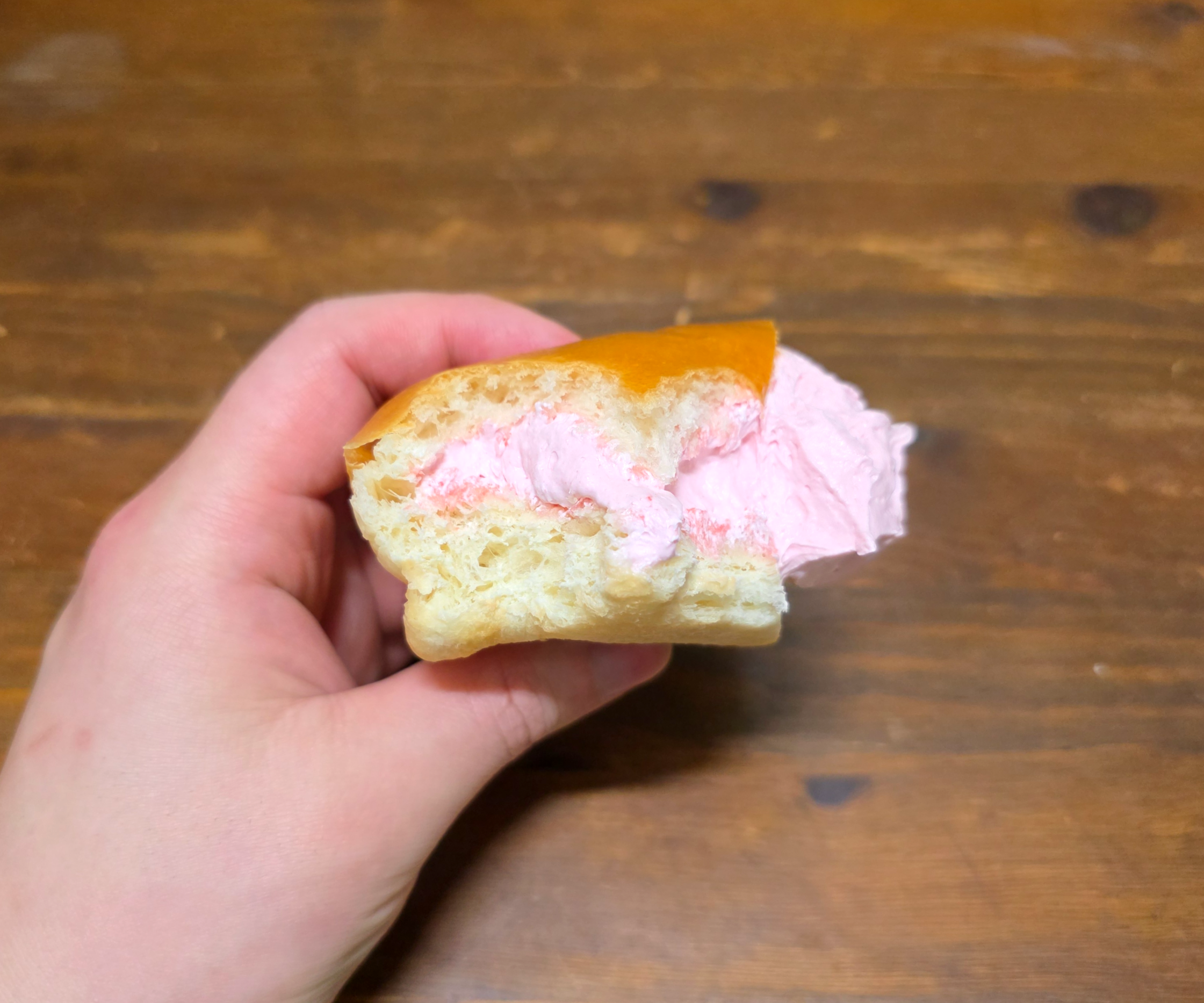 gs25신제품서울우유딸기크림빵