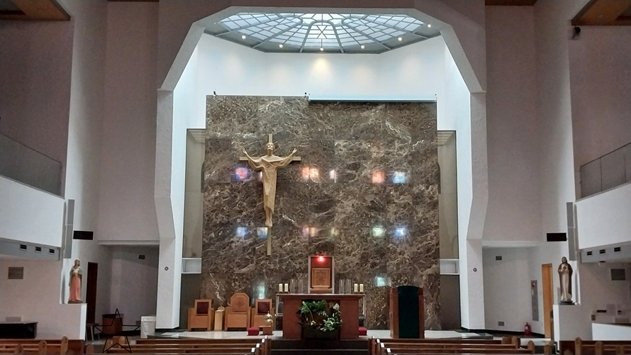 세검정성당 성전 안 제대, 제단, 감실, 십자가 사진