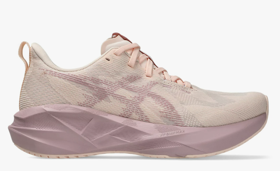 러닝화 수명은 몇 km? 교체 타이밍 놓치면 생기는 문제와 점검 방법