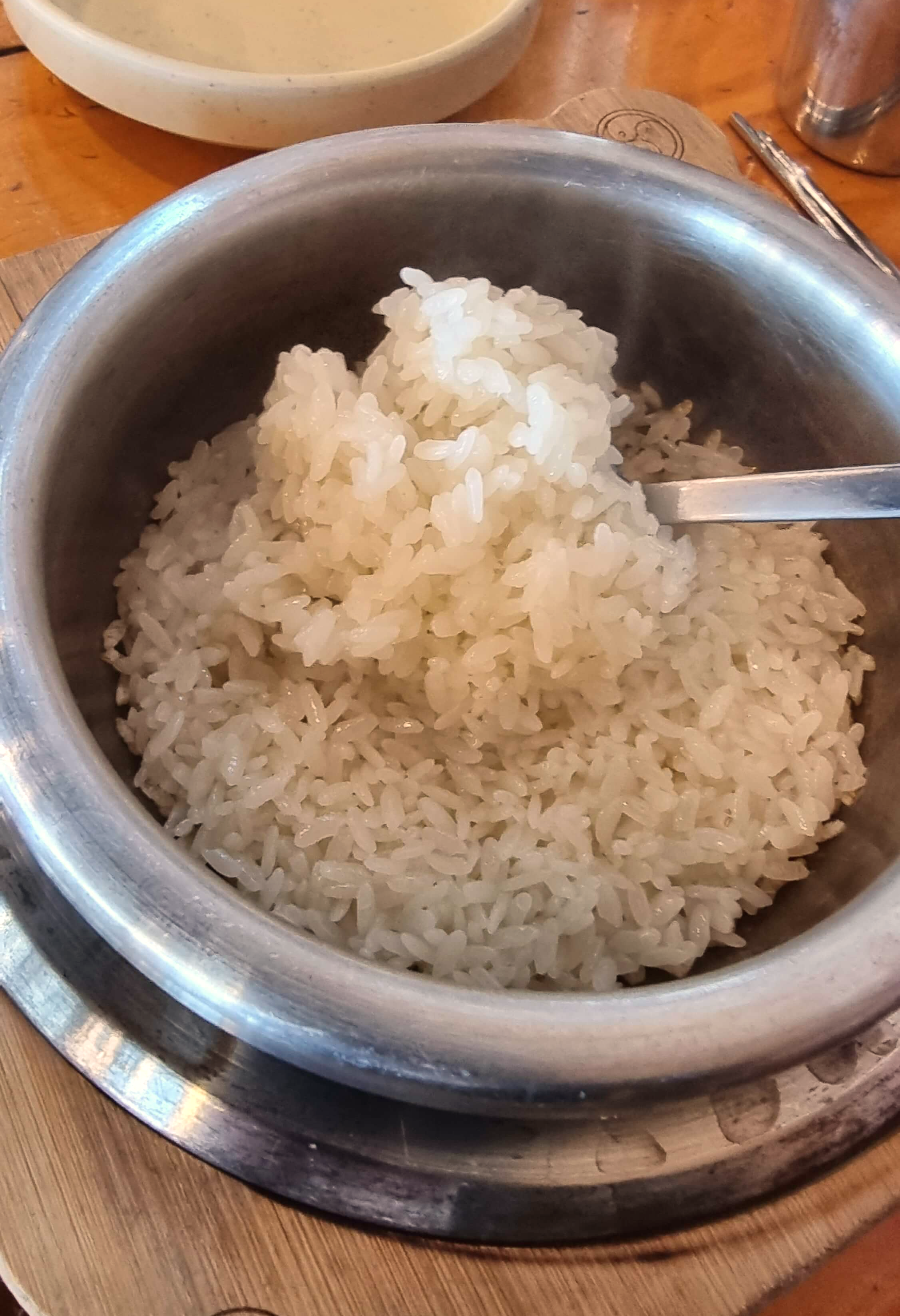 솥밥에서 한숟가락 뜸