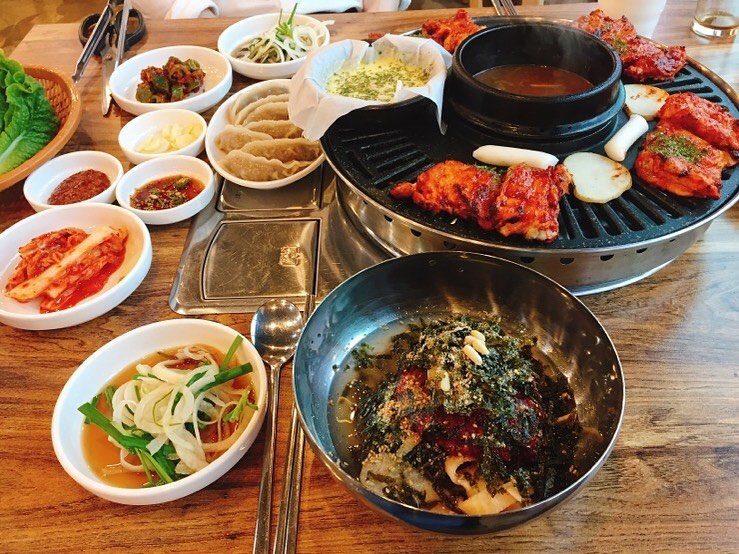 가평 아침고요수목원 가게 숯불 닭갈비 수완 좋은 여행 철판 치즈닭갈비 맛집 추천
