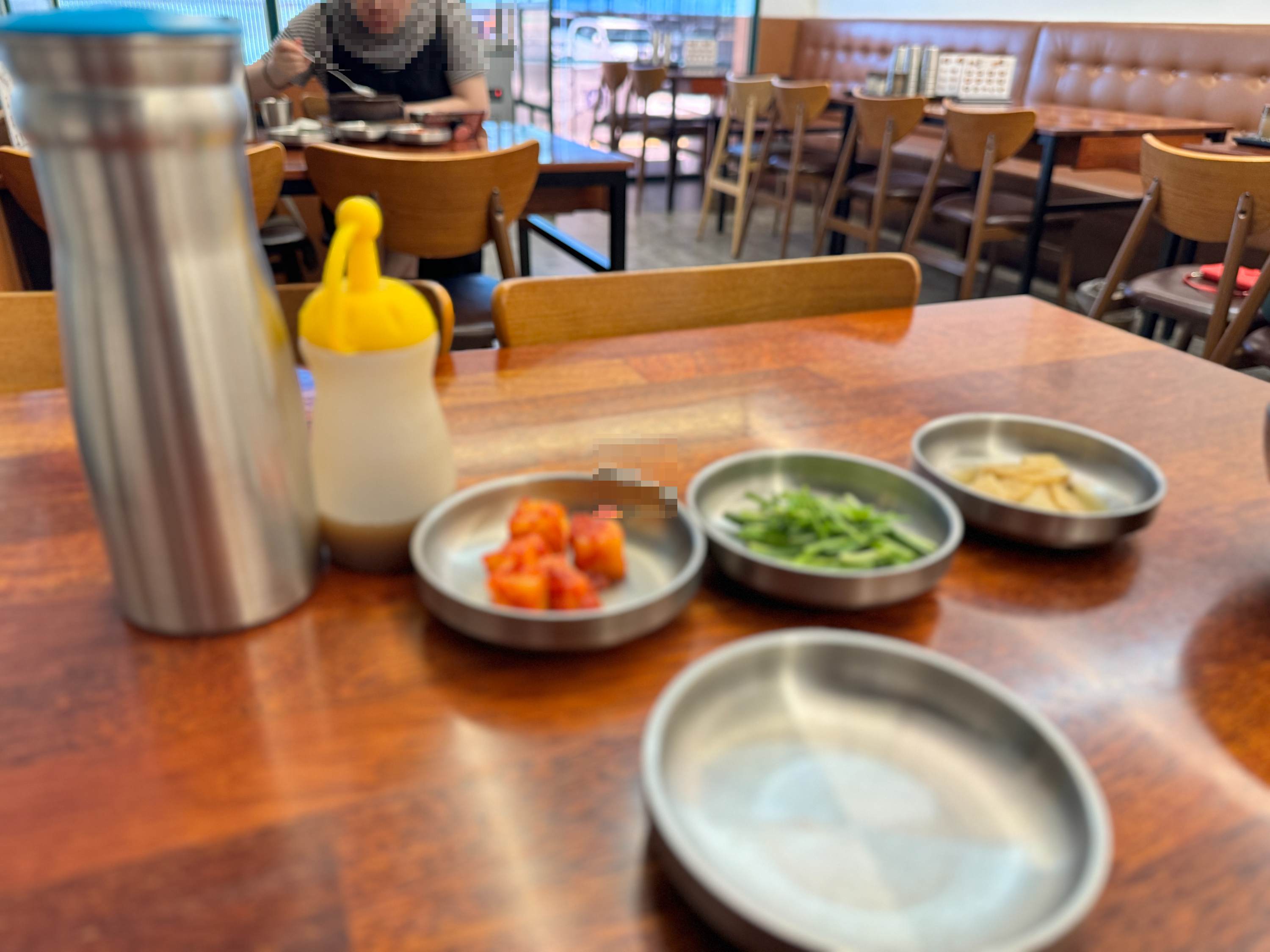 교대역 서울 돼지국밥 맛집 담미온 입식 테이블