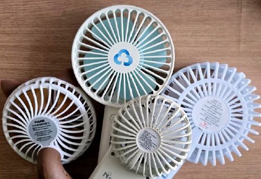 주민센터 등에 설치된 중소형 폐가전 및 폐배터리 전용 수거함