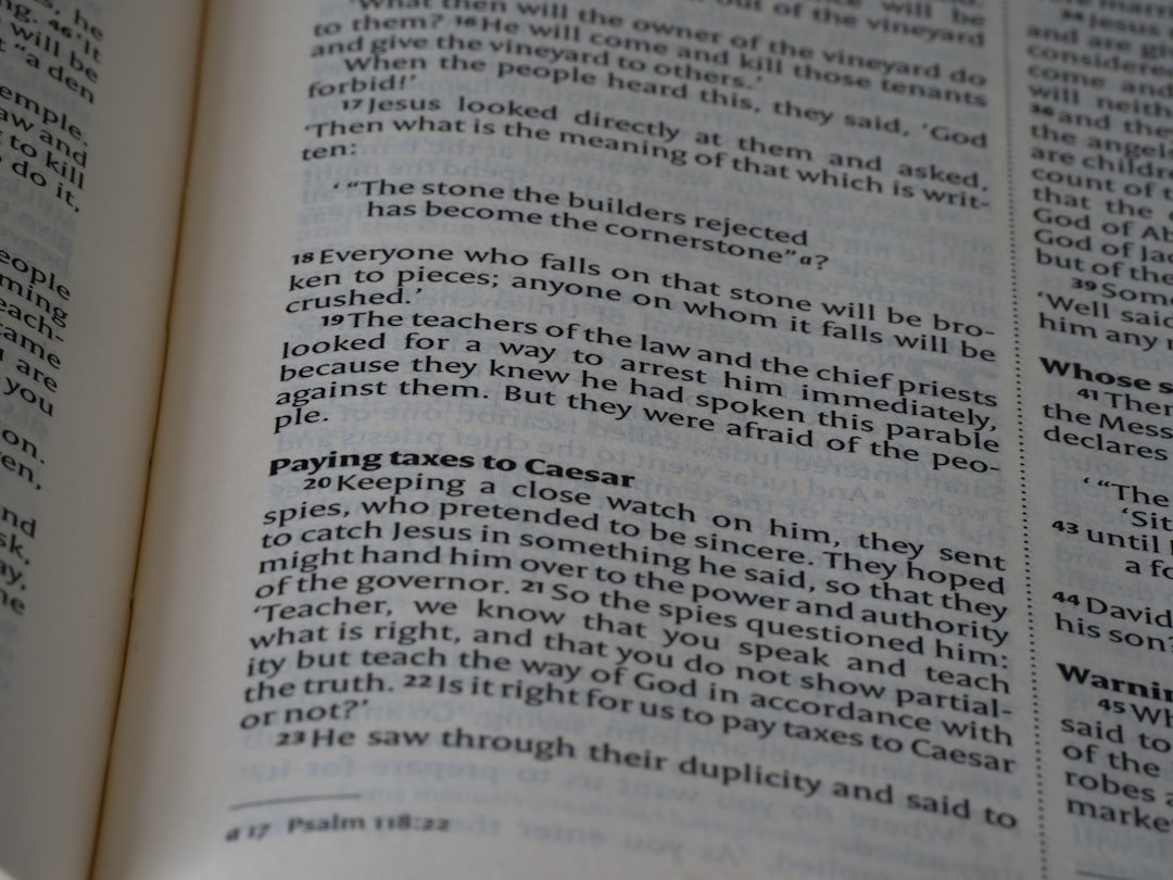 '지원금'의 영어 번역은 'grant'입니다.