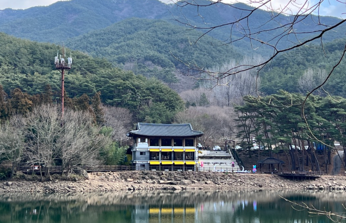 카페 천은사에서