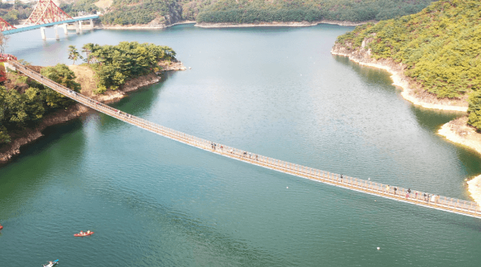 옥순봉 출렁다리