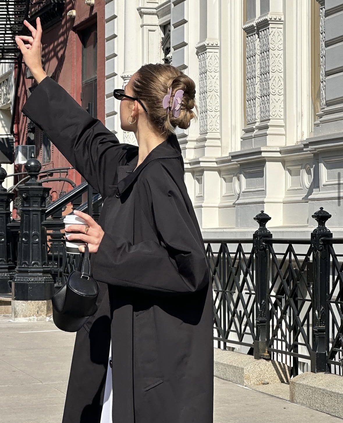 오버사이즈 코트의 포근한 룩 관련 사진